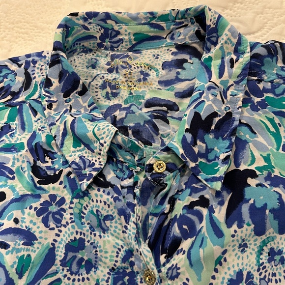 EUC Lilly Pulitzer Sea View Blouse size XL in High Maintenance print. - Picture 3 of 5